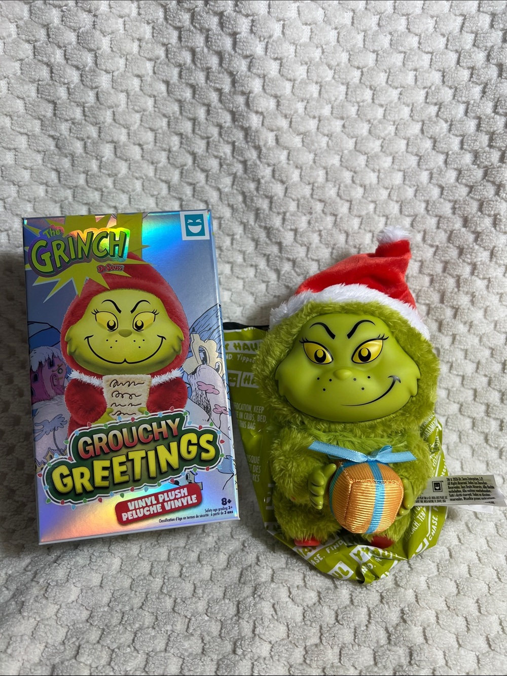 Happy Haul The Grinch - Grouchy Greetings - Plush Blind Box